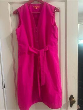Vilagallo Hot Pink Sleeveless Front Belt V-Neck Dress